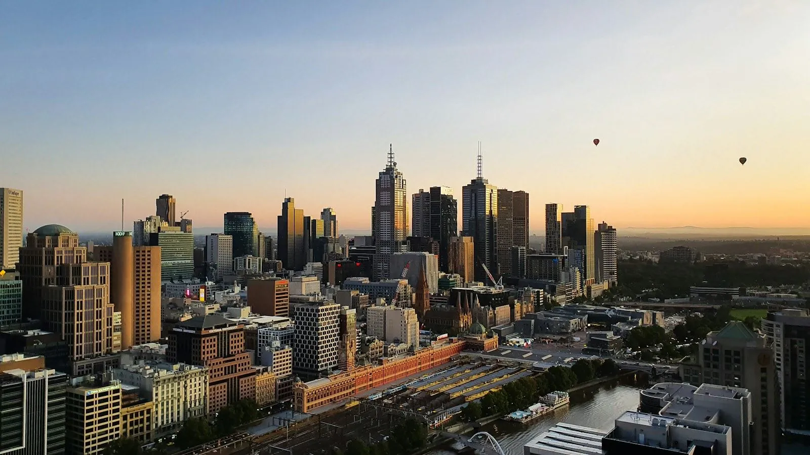 Melbourne skyline at sunset